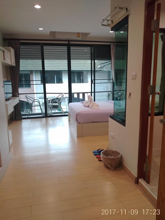 Abani Jomtien Inn Bagian luar foto