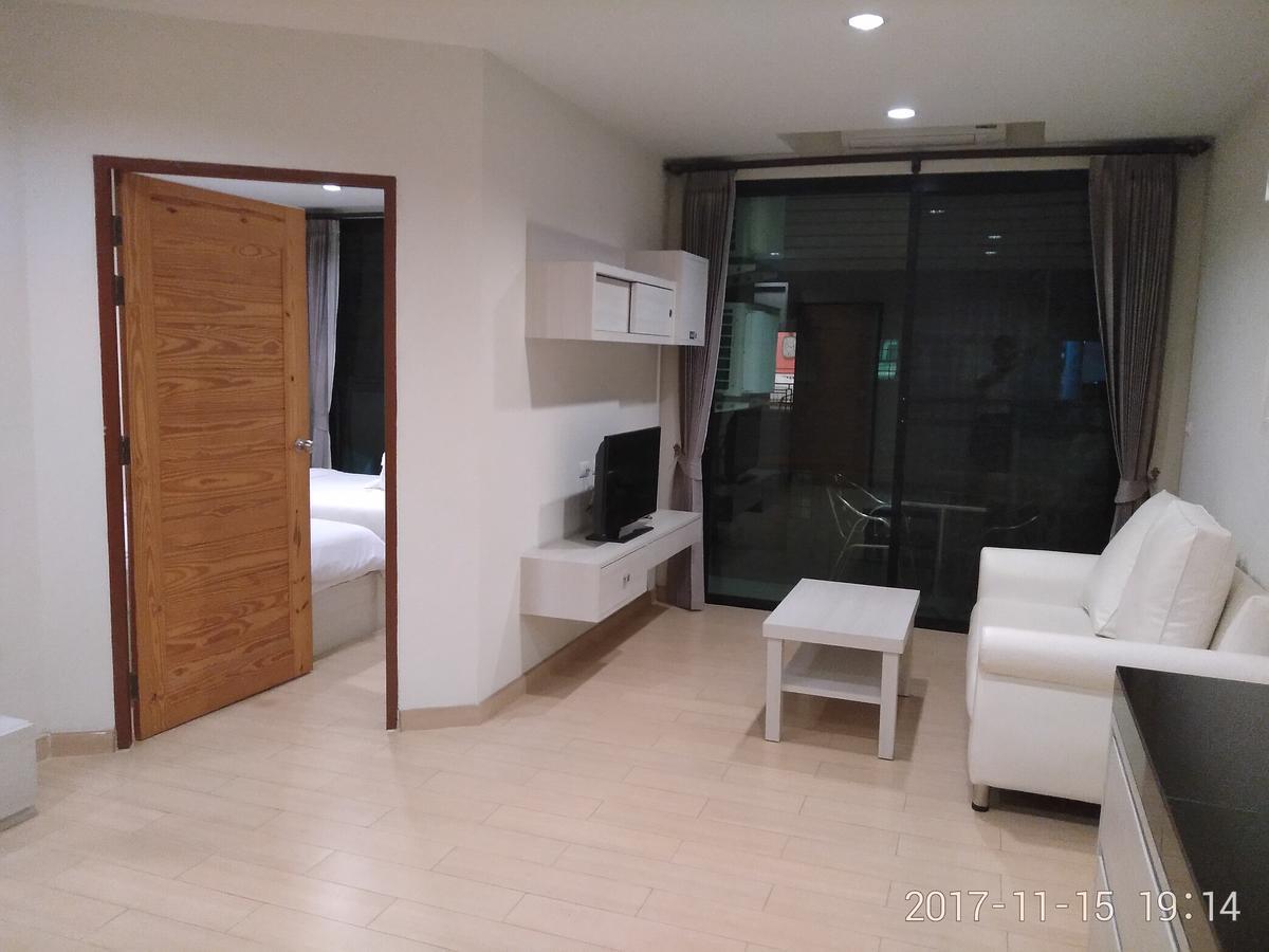 Abani Jomtien Inn Bagian luar foto
