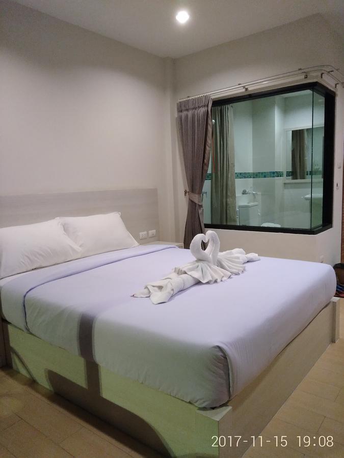 Abani Jomtien Inn Bagian luar foto