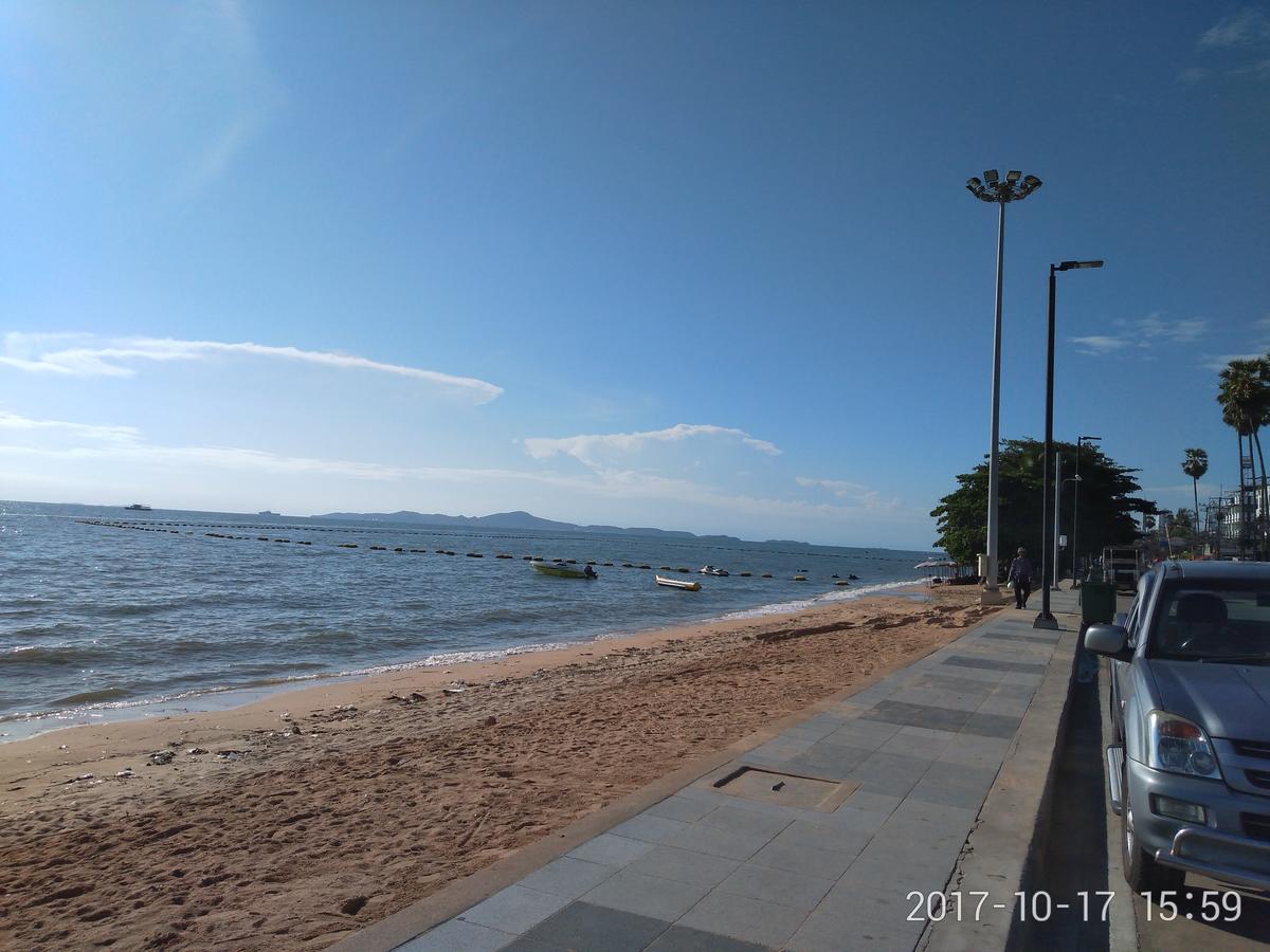 Abani Jomtien Inn Bagian luar foto